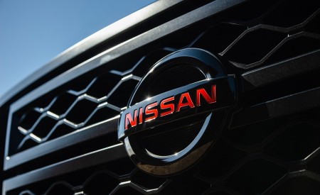 2020 Nissan TITAN XD PRO 4X Badge Wallpapers 450x275 (19)