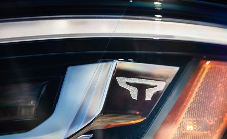 2020 Nissan TITAN XD PRO 4X Detail Wallpapers 450x275 (18)