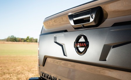 2020 Nissan TITAN XD PRO 4X Detail Wallpapers 450x275 (17)