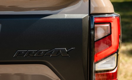 2020 Nissan TITAN XD PRO 4X Detail Wallpapers 450x275 (15)