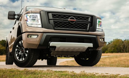 2020 Nissan TITAN XD PRO 4X Detail Wallpapers 450x275 (2)