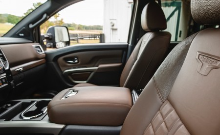 2020 Nissan TITAN XD Platinum Reserve Interior Seats Wallpapers 450x275 (22)