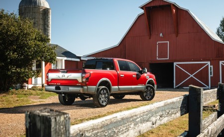 2020 Nissan TITAN XD Platinum Reserve Rear Three-Quarter Wallpapers 450x275 (3)