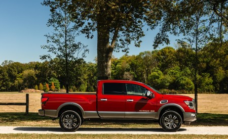 2020 Nissan TITAN XD Platinum Reserve Side Wallpapers 450x275 (4)