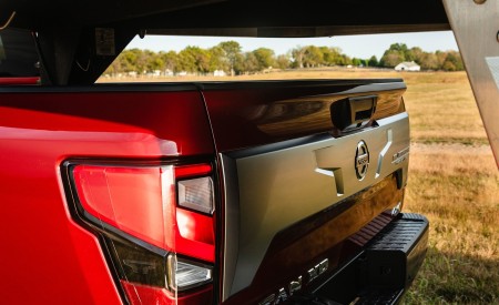 2020 Nissan TITAN XD Platinum Reserve Tail Light Wallpapers 450x275 (17)