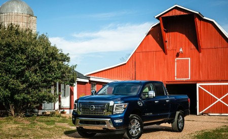 2020 Nissan TITAN XD SL Front Three-Quarter Wallpapers 450x275 (4)