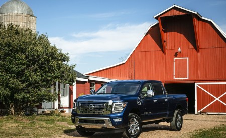2020 Nissan TITAN XD SL Front Three-Quarter Wallpapers 450x275 (2)