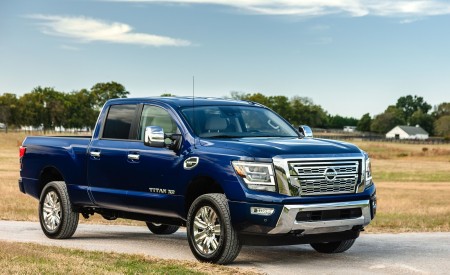 2020 Nissan TITAN XD SL Front Three-Quarter Wallpapers 450x275 (5)