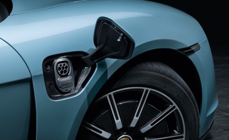 2020 Porsche Taycan 4S Charging Port Wallpapers 450x275 (192)