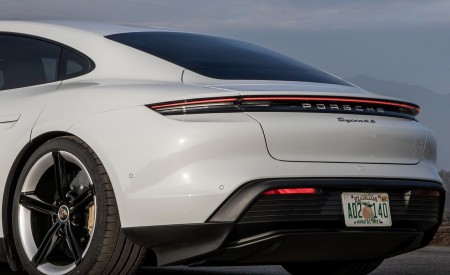 2020 Porsche Taycan 4S (Color: Carrara White Metallic) Detail Wallpapers 450x275 (160)