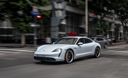 2020 Porsche Taycan 4S (Color: Carrara White Metallic) Front Three-Quarter Wallpapers 450x275 (147)