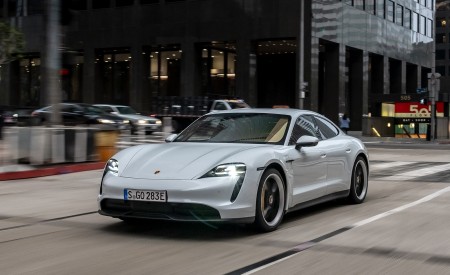 2020 Porsche Taycan 4S (Color: Carrara White Metallic) Front Three-Quarter Wallpapers 450x275 (148)