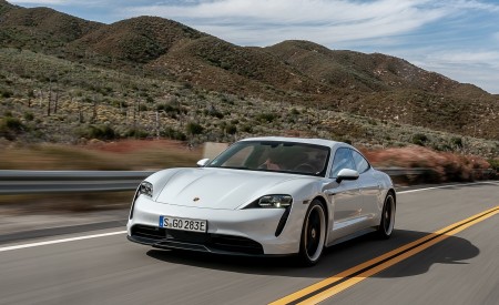 2020 Porsche Taycan 4S (Color: Carrara White Metallic) Front Three-Quarter Wallpapers 450x275 (129)