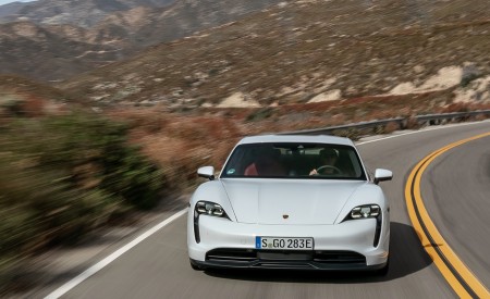 2020 Porsche Taycan 4S (Color: Carrara White Metallic) Front Wallpapers 450x275 (137)