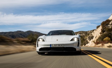 2020 Porsche Taycan 4S (Color: Carrara White Metallic) Front Wallpapers 450x275 (131)