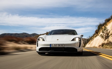 2020 Porsche Taycan 4S (Color: Carrara White Metallic) Front Wallpapers 450x275 (139)