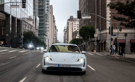 2020 Porsche Taycan 4S (Color: Carrara White Metallic) Front Wallpapers 450x275 (150)