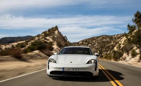 2020 Porsche Taycan 4S (Color: Carrara White Metallic) Front Wallpapers 450x275 (136)