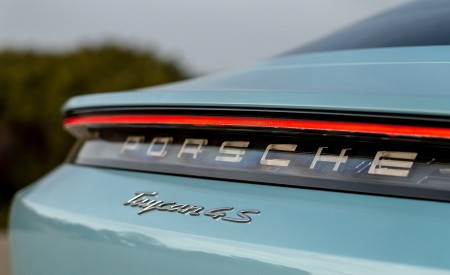 2020 Porsche Taycan 4S (Color: Frozen Blue Metallic) Detail Wallpapers 450x275 (101)