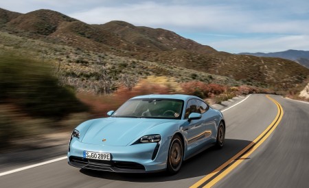 2020 Porsche Taycan 4S (Color: Frozen Blue Metallic) Front Three-Quarter Wallpapers 450x275 (37)