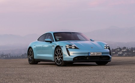 2020 Porsche Taycan 4S (Color: Frozen Blue Metallic) Front Three-Quarter Wallpapers 450x275 (76)