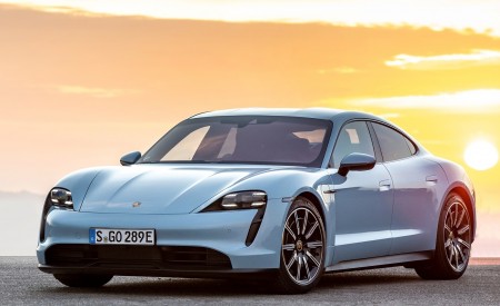 2020 Porsche Taycan 4S (Color: Frozen Blue Metallic) Front Three-Quarter Wallpapers 450x275 (81)