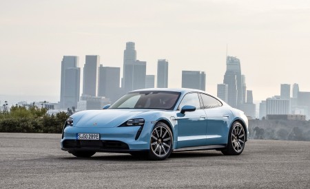 2020 Porsche Taycan 4S (Color: Frozen Blue Metallic) Front Three-Quarter Wallpapers 450x275 (77)