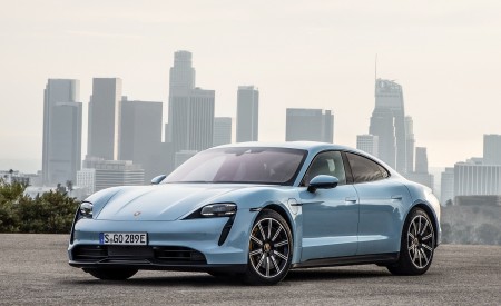 2020 Porsche Taycan 4S (Color: Frozen Blue Metallic) Front Three-Quarter Wallpapers 450x275 (79)