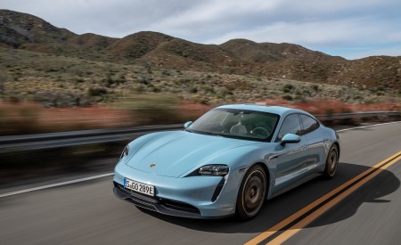 2020 Porsche Taycan 4S (Color: Frozen Blue Metallic) Front Three-Quarter Wallpapers 450x275 (46)
