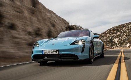 2020 Porsche Taycan 4S (Color: Frozen Blue Metallic) Front Three-Quarter Wallpapers 450x275 (40)