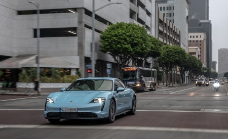 2020 Porsche Taycan 4S (Color: Frozen Blue Metallic) Front Wallpapers 450x275 (67)