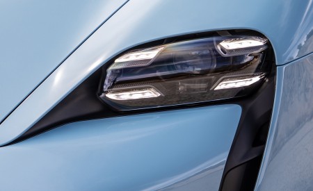 2020 Porsche Taycan 4S (Color: Frozen Blue Metallic) Headlight Wallpapers 450x275 (95)