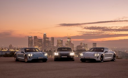 2020 Porsche Taycan 4S (Color: Frozen Blue Metallic) Wallpapers 450x275 (50)