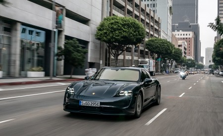 2020 Porsche Taycan 4S (Color: Volcano Grey Metallic) Front Three-Quarter Wallpapers 450x275 (12)