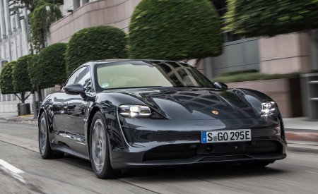 2020 Porsche Taycan 4S (Color: Volcano Grey Metallic) Front Three-Quarter Wallpapers 450x275 (17)