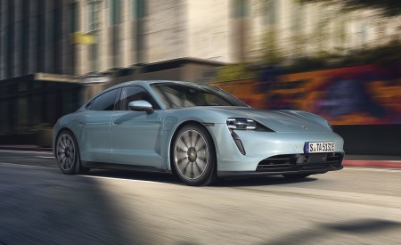2020 Porsche Taycan 4S Front Three-Quarter Wallpapers 450x275 (186)