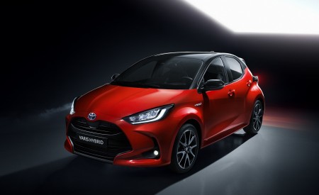 2020 Toyota Yaris Front Three-Quarter Wallpapers 450x275 (14)