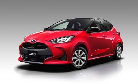 2020 Toyota Yaris Front Three-Quarter Wallpapers 450x275 (7)