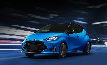 2020 Toyota Yaris Front Three-Quarter Wallpapers 450x275 (12)