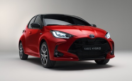 2020 Toyota Yaris Front Three-Quarter Wallpapers 450x275 (8)