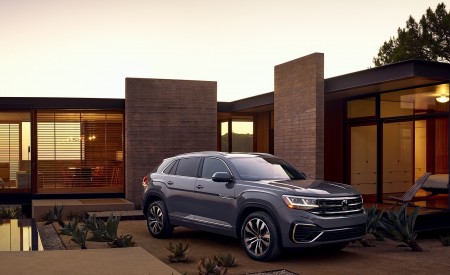 2020 Volkswagen Atlas Cross Sport Front Three-Quarter Wallpapers 450x275 (13)