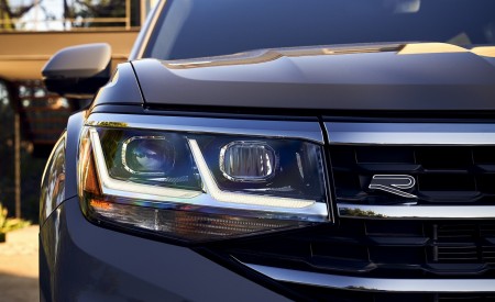2020 Volkswagen Atlas Cross Sport Headlight Wallpapers 450x275 (24)