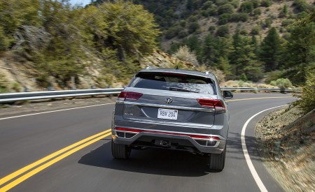 2020 Volkswagen Atlas Cross Sport Rear Three-Quarter Wallpapers 450x275 (5)