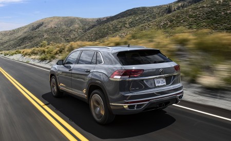 2020 Volkswagen Atlas Cross Sport Rear Three-Quarter Wallpapers 450x275 (2)