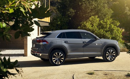 2020 Volkswagen Atlas Cross Sport Side Wallpapers 450x275 (20)