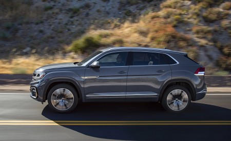 2020 Volkswagen Atlas Cross Sport Side Wallpapers 450x275 (8)