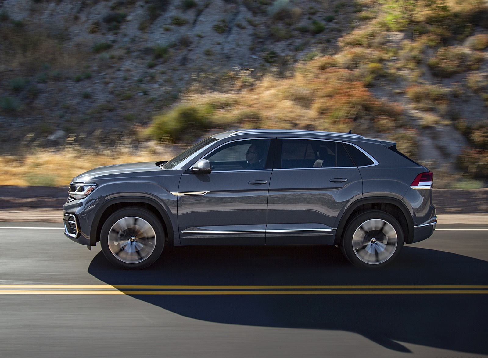 2020 Volkswagen Atlas Cross Sport Side Wallpapers (8)
