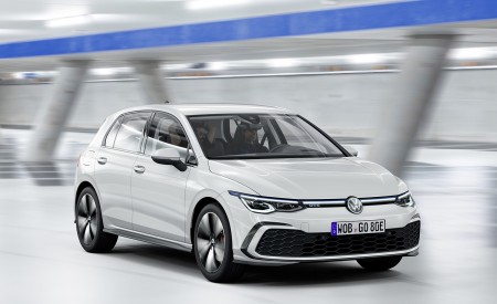 2020 Volkswagen Golf Mk8 GTE Front Three-Quarter Wallpapers 450x275 (66)