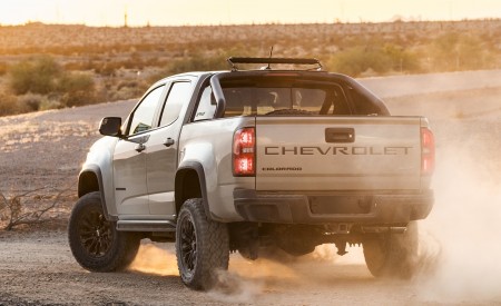 2021 Chevrolet Color:ado ZR2 Rear Three-Quarter Wallpapers 450x275 (7)