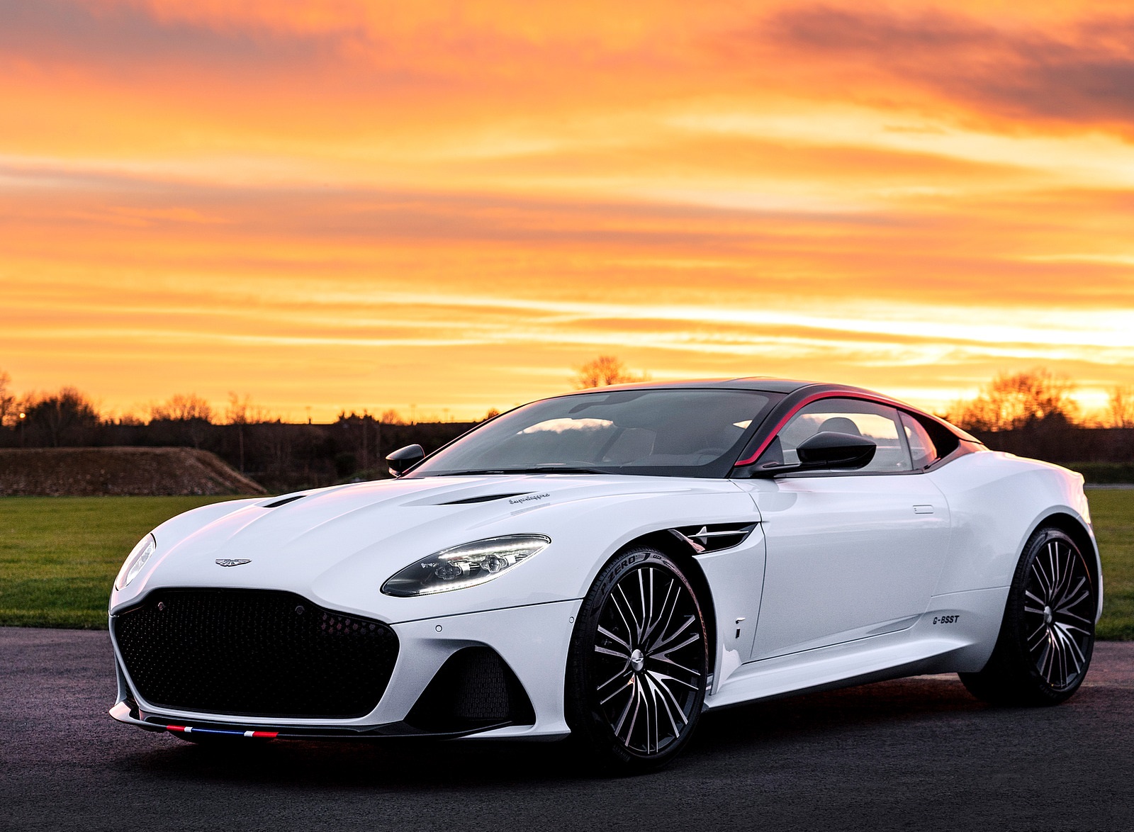 2019 Aston Martin DBS Superleggera Concorde Edition Front Three-Quarter Wallpapers (3)